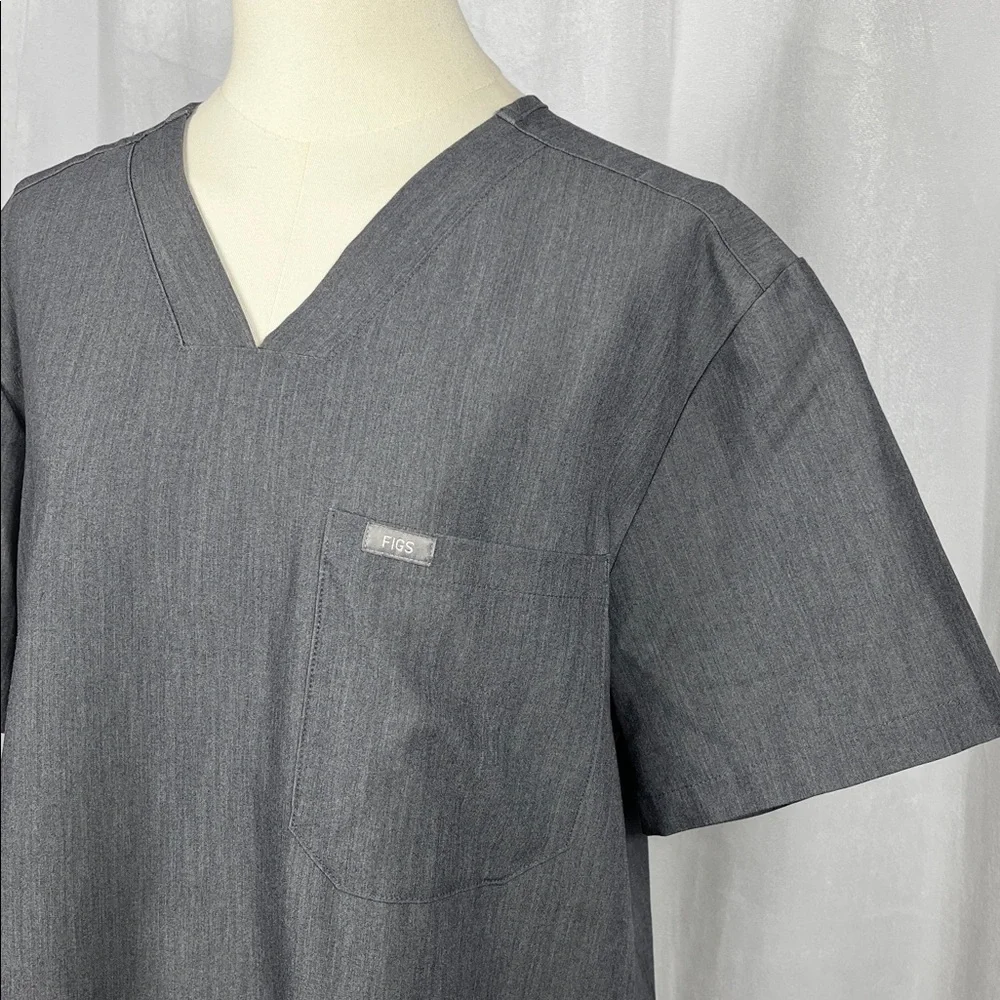 Men’s Chisec‎ Three-Pocket Scrub Top in Graphite Gray.